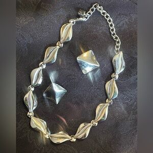 EARRINGS AND NECKLACE SET Silver